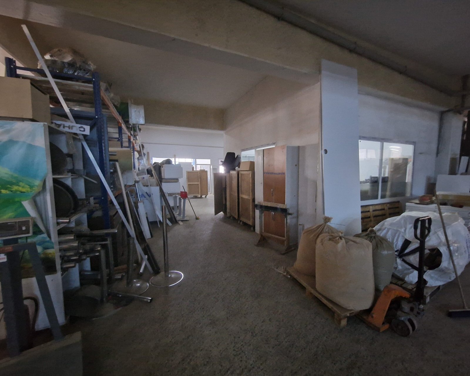 In-house production by expert stand builder