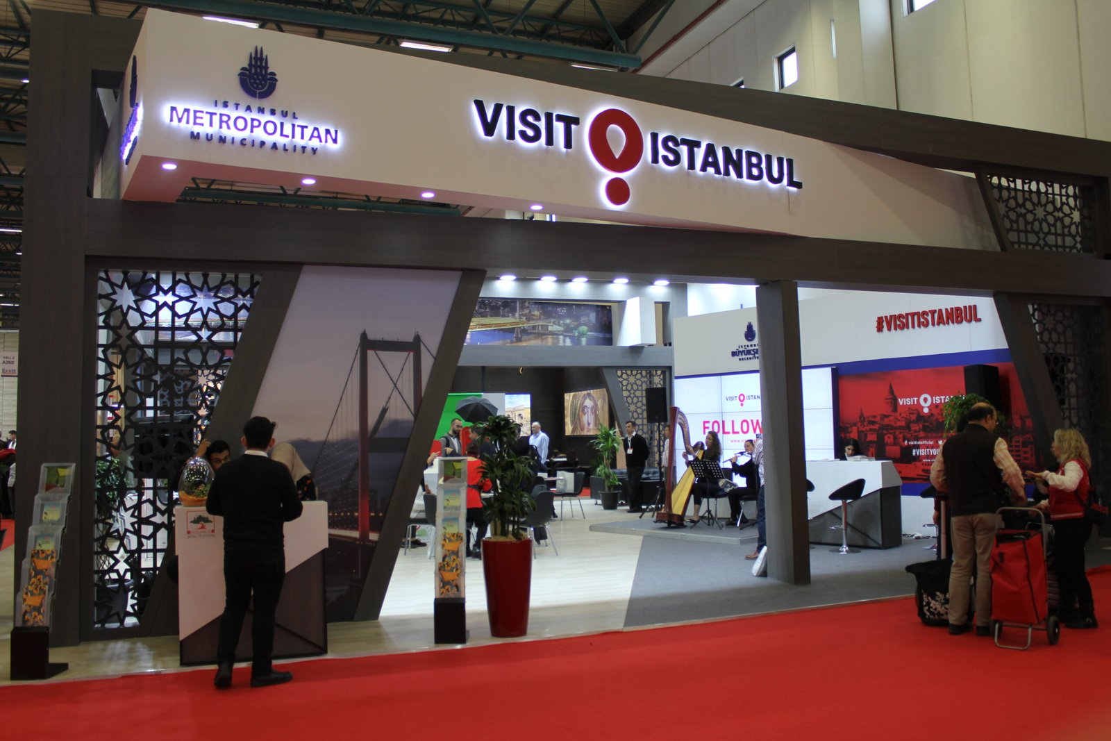 Exhibition stand design in UAE at global trade show