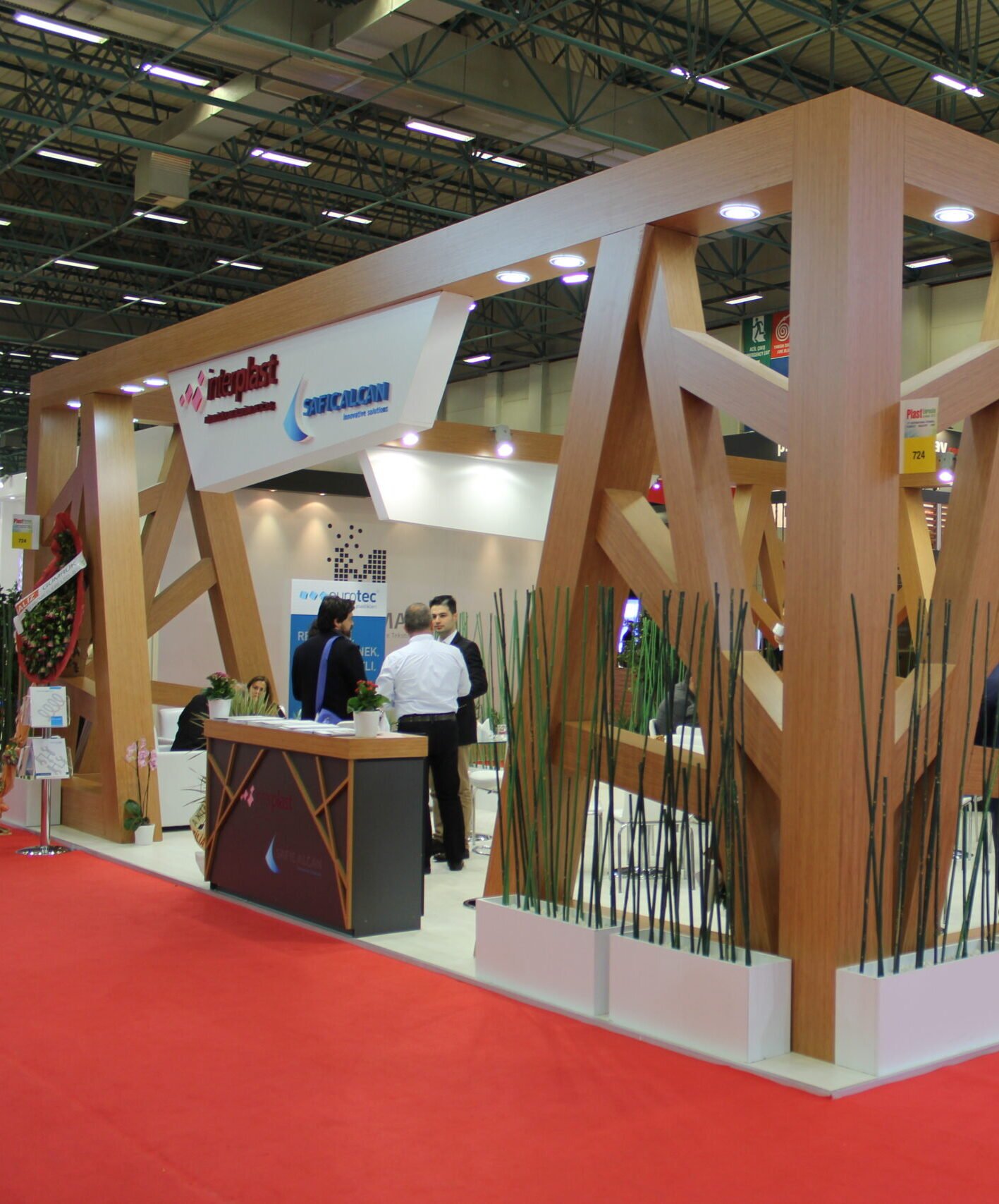 Stand design in Dubai at technology exhibition